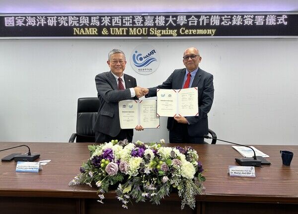 國家海洋研究院院長陳建宏與登嘉樓大學校長Prof. Dato’Dr. Mazlan Abd Ghaffar簽署合作研究備忘錄