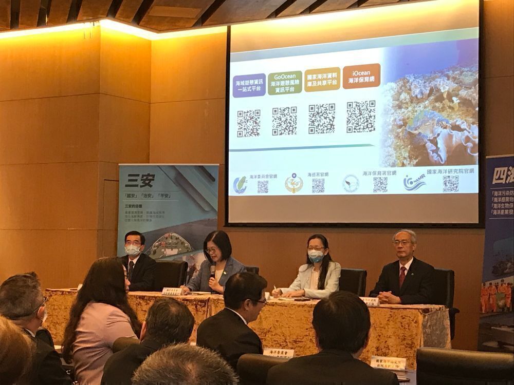 1120428-劉正倫副院長代表本院出席海洋委員會成立五週年施政成效記者會